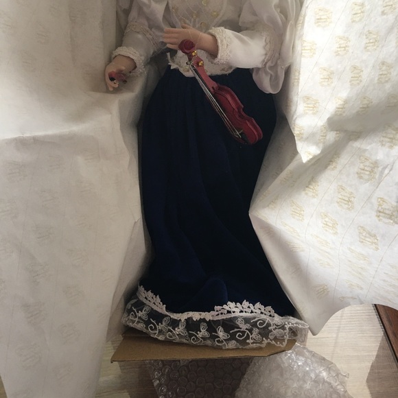 ❤️SALE ❤️Viola’s Performance: Porcelain Doll - Picture 5 of 6